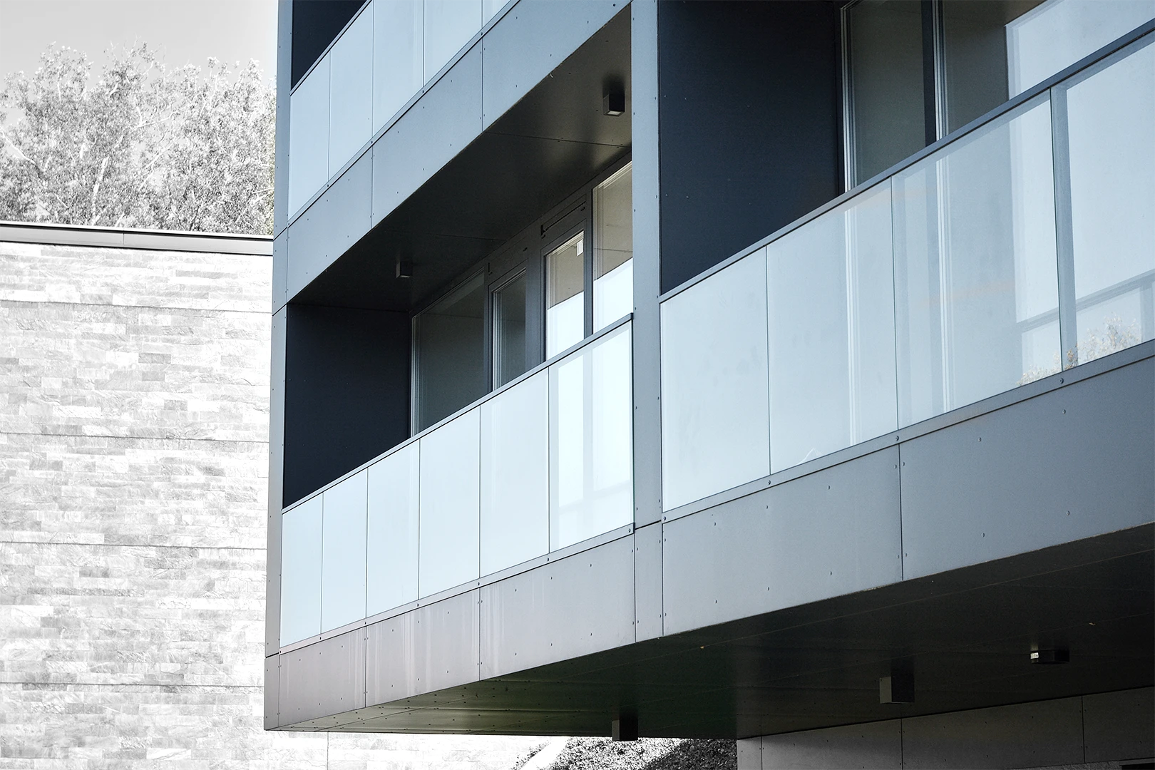 fassade-modernes-gebaeude