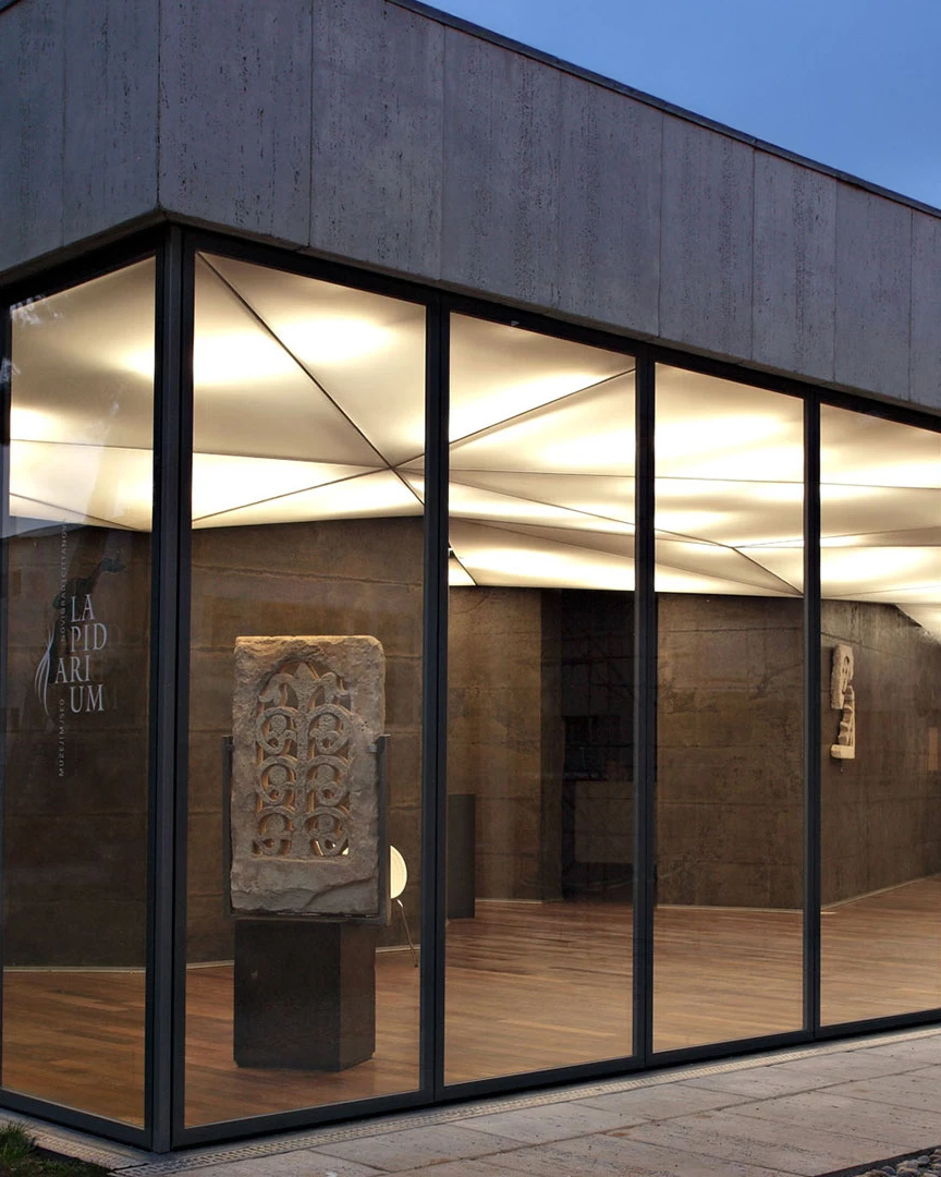 Schiebewand Lapidarium