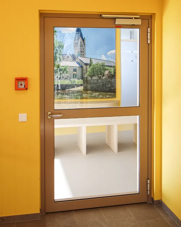 Innentuer Treppenhaus Pflegeschule Pb